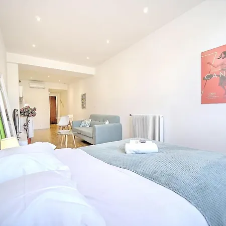 Heart Of Town Cozy Bright Warm & Sunny By Olam Apartment