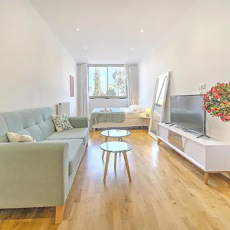 Heart Of Town Cozy Bright Warm & Sunny By Olam Apartment *